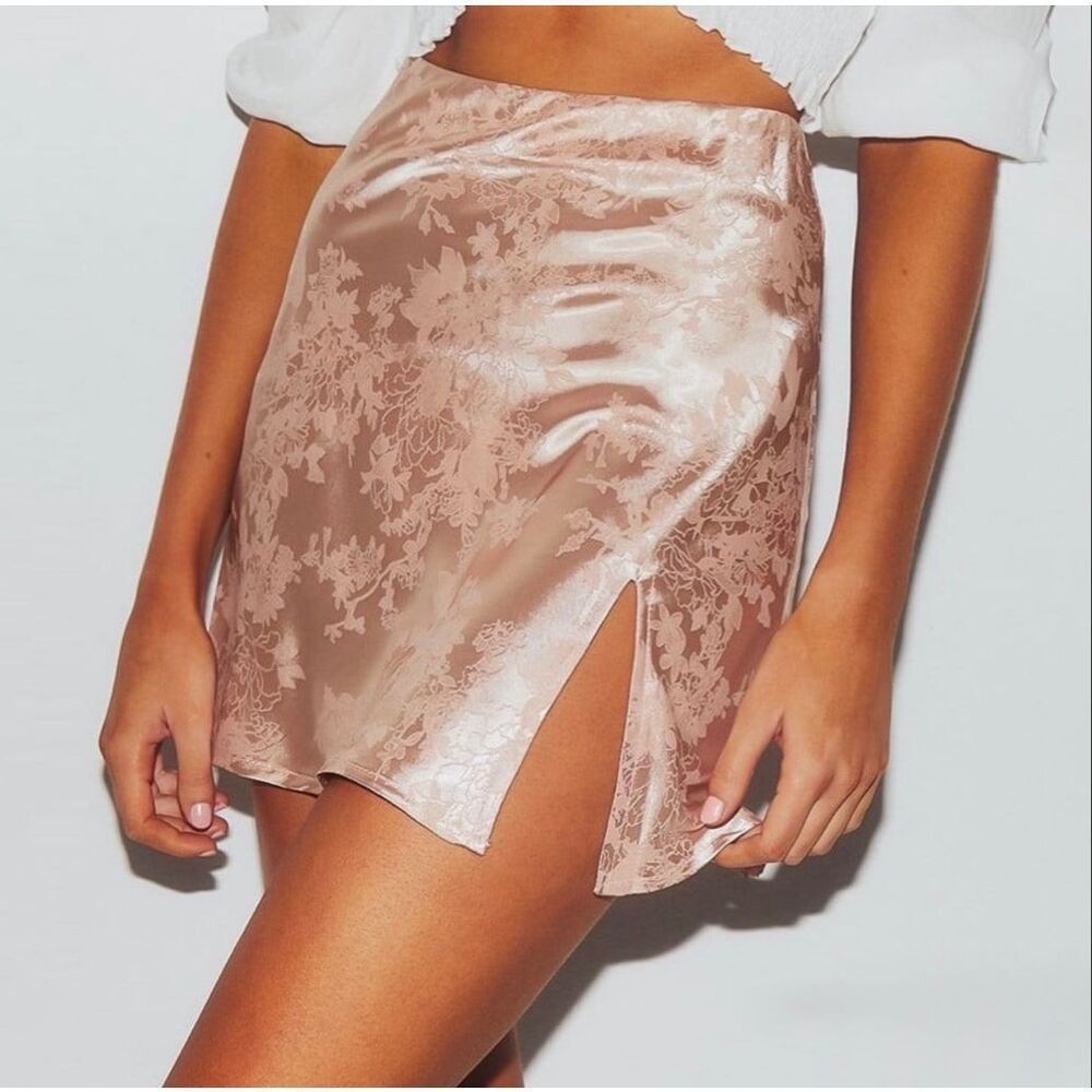 Princess Polly Champagne Pink Floral Satin Jacquard Side Slit Mini Skirt Size 4